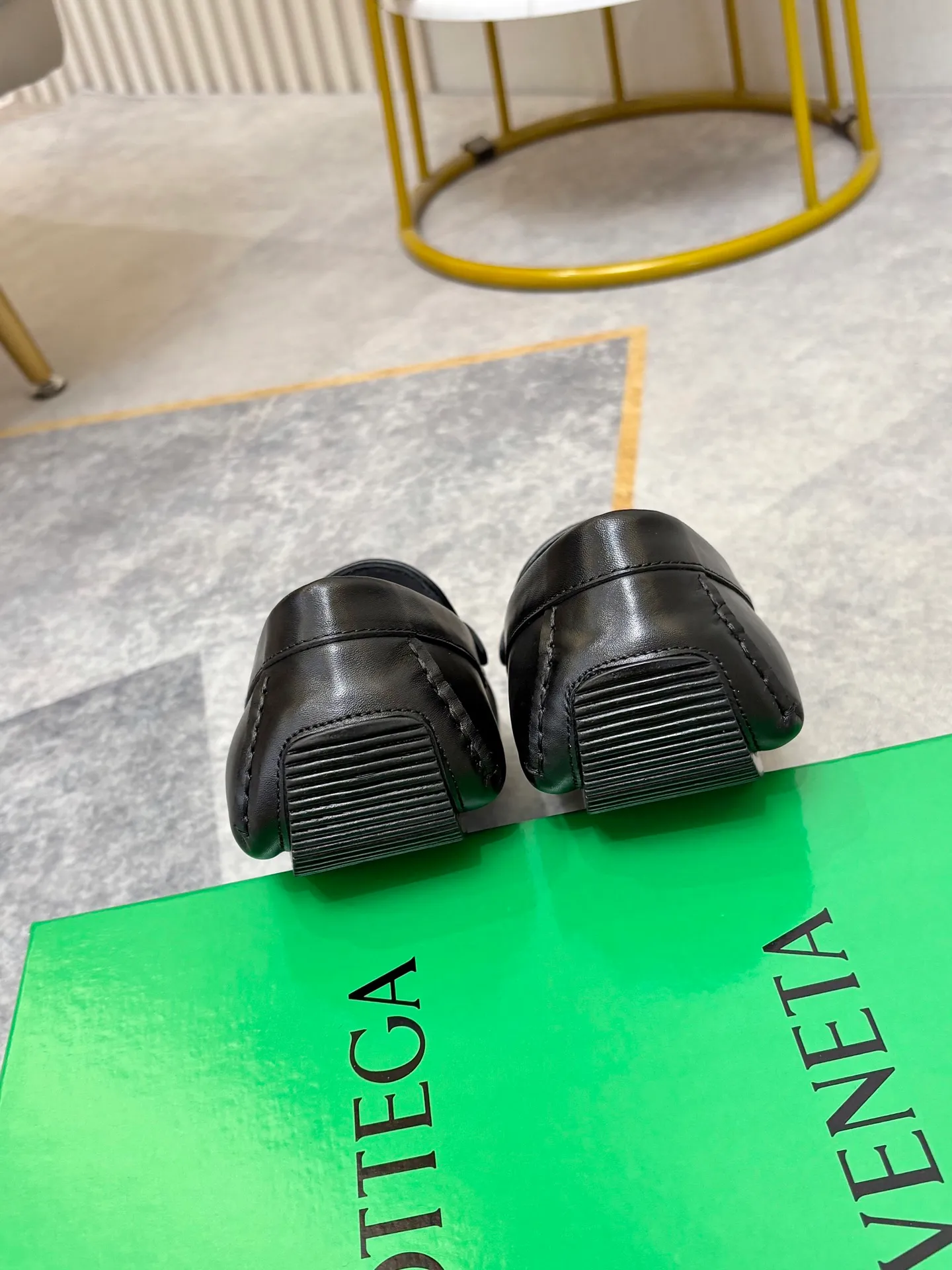 P420💰 (Niu Li + Niu Pad) [BV] The latest hot style‼ ️Casual men's shoes, uppers imported first-layer cowhide ➕Full imported cowhide lining✔️Exquisite workmanship, excellent foot feel, special rubber soles✔️, cool and fashionable, the latest fashion, fashionable outsole, hurry up.  Code number: 38-44 (can be customized to 37.45, non-refundable)